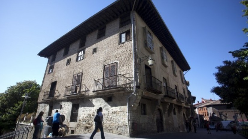 EAJ-PNV JUNTO CON BILDU PRESENTA UNA MOCIÓN PARA PARALIZAR LA CONSTRUCIÓN DE UN NUEVO MUSEO Y QUE LA DECISIÓN SE TOME EN LAS JUNTAS GENERALES DE ÁLAVA