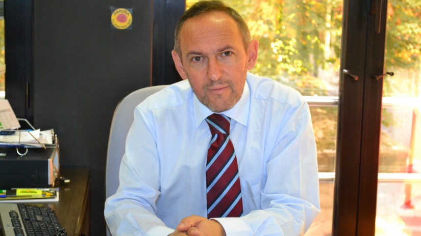 JAVIER DE ANDRÉS VUELVE A DESPRECIAR A LAS JUNTAS GENERALES AL INCUMPLIR UNA VEZ MÁS UN MANDATO DE ÉSTAS