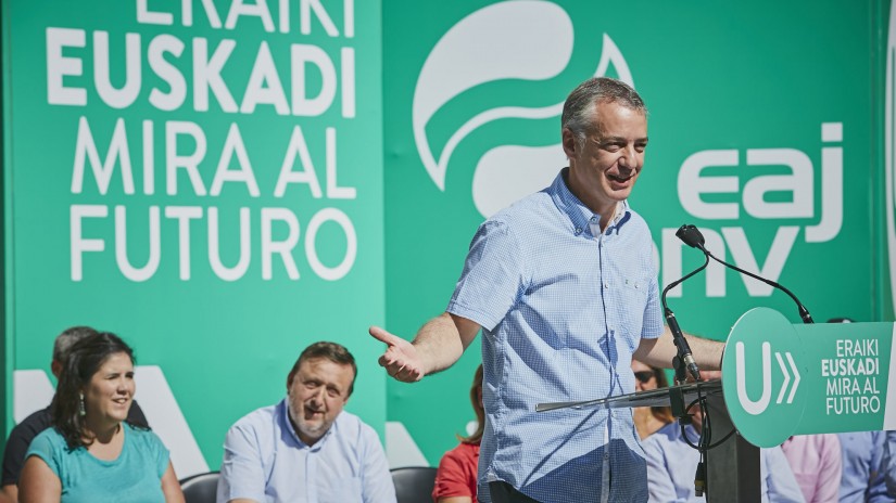 Urkullu se compromete en Laudio a “seguir acercando Euskadi a Europa” mientras otros están “entretenidos entre los oasis y los espejismos”