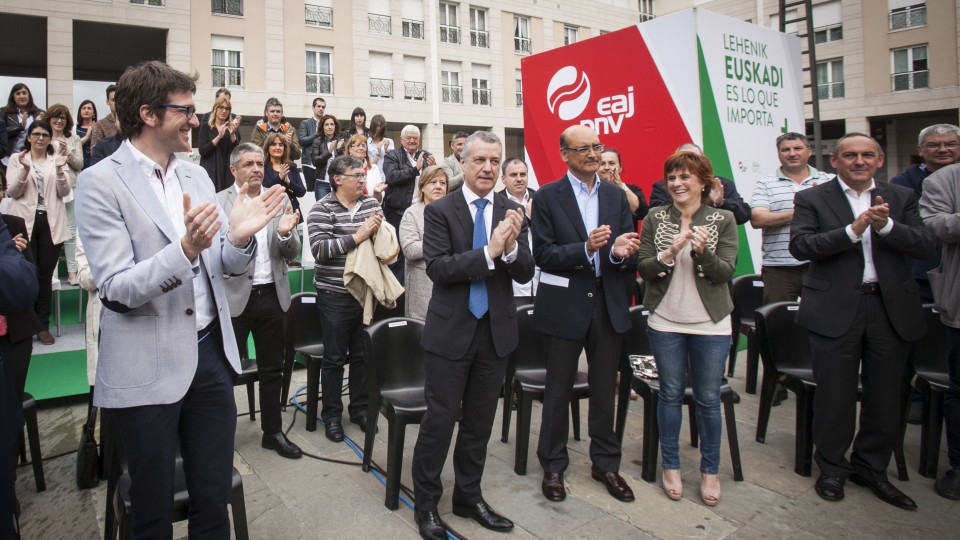 Acto en Vitoria-Gasteiz. Iñigo Urkullu, Mikel Legarda, Gorka Urtaran (13-06-2016)