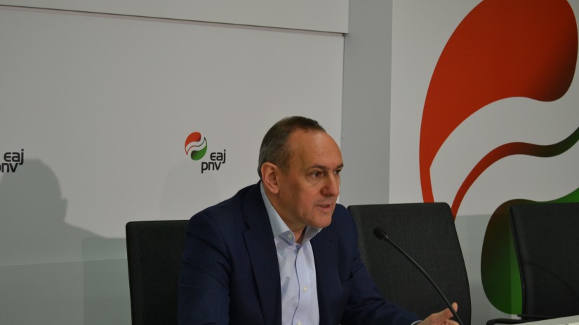 EAJ-PNV propone que las instituciones vascas financien la apertura H24 del aeropuerto de Foronda, siempre que puedan participar en su gestión EAJ-PNV propone que las instituciones vascas financien la apertura H24 del aeropuerto de Foronda, siempre que puedan participar en su gestión