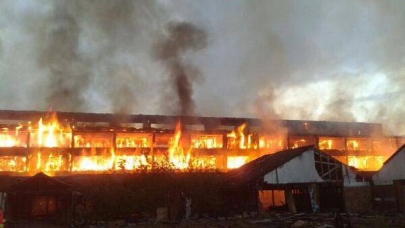 “Estamos seguros de que no existe daño patrimonial tras el incendio en las instalaciones de Izarra, porque la Diputación está obligada a tener asegurada al finca contra incendios” Ramiro González, portavoz de EAJ-PNV en las Juntas Generales de Araba “Estamos seguros de que no existe daño patrimonial tras el incendio en las instalaciones de Izarra, porque la Diputación está obligada a tener asegurada al finca contra incendios” Ramiro González, portavoz de EAJ-PNV en las Juntas Generales de Araba