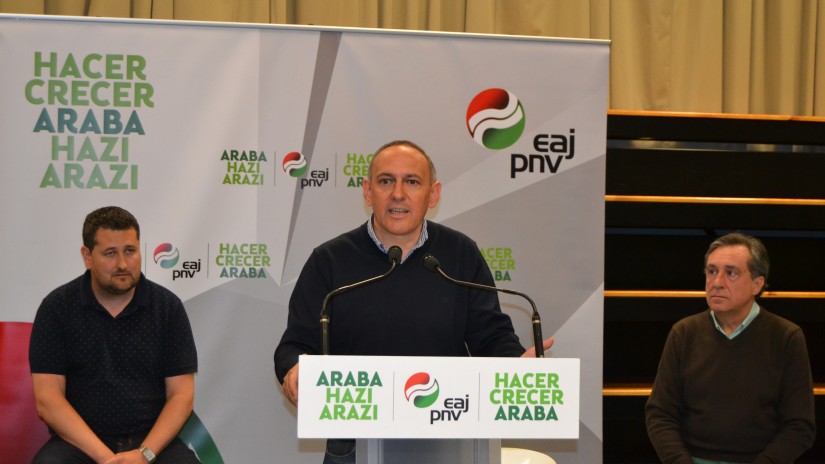 “Hay una necesidad tremenda en Álava de pasar página y ese cambio va a venir de la mano del PNV porque no hay otro partido capaz de desbancar al PP” “Hay una necesidad tremenda en Álava de pasar página y ese cambio va a venir de la mano del PNV porque no hay otro partido capaz de desbancar al PP”