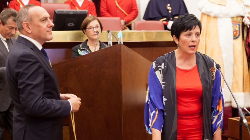 La diputada de Cultura, Euskera y Deporte ha comparecido en las Juntas Generales para desgranar las líneas de trabajo que tiene previstas llevar a cabo a lo largo de la legislatura. La diputada de Cultura, Euskera y Deporte ha comparecido en las Juntas Generales para desgranar las líneas de trabajo que tiene previstas llevar a cabo a lo largo de la legislatura.