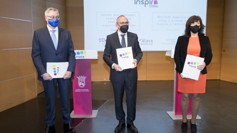 La Diputación Foral de Álava, la Universidad de Deusto y la Red de Parques Tecnológicos de Euskadi renuevan su compromiso para fomentar las vocaciones femeninas en Ciencia y Tecnología La Diputación Foral de Álava, la Universidad de Deusto y la Red de Parques Tecnológicos de Euskadi renuevan su compromiso para fomentar las vocaciones femeninas en Ciencia y Tecnología